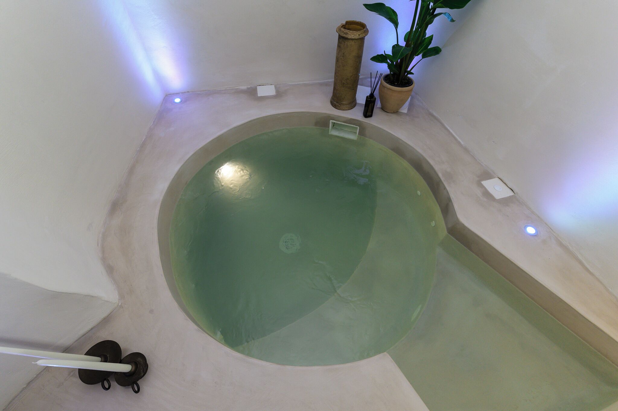 Suite de lujo, piscina privada | Caja fuerte, cortinas opacas, wifi gratis