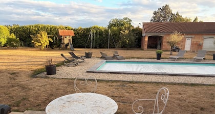 Villa with a pool, not overlooked