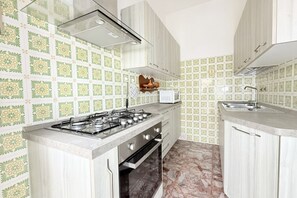 Fridge, dishwasher - SE274 – Marotta, spacious four-room apartment with parking space (Marotta)