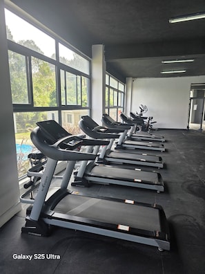 Fitness facility - Enjoyable 2-bedroom apartment in lovely Kitusuru neighborhood (Kitusuru)