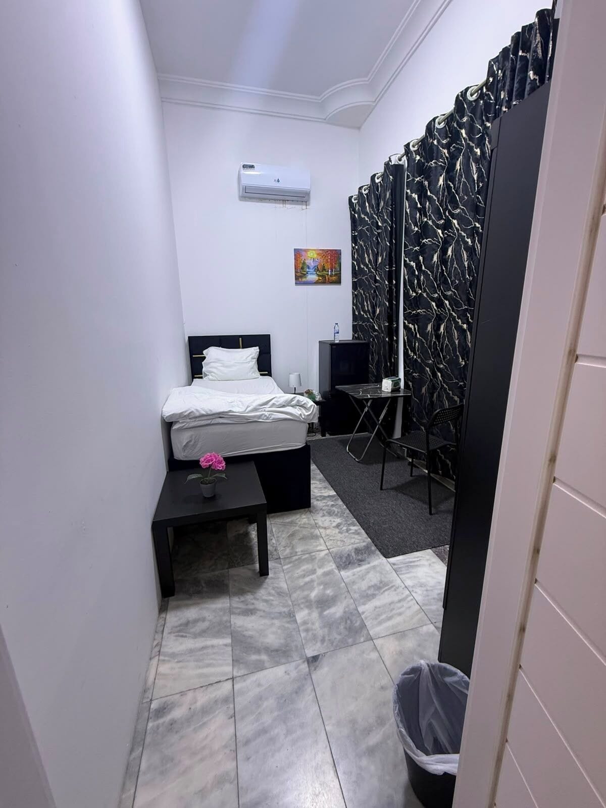 Chambre Simple Confort, vue cour intérieure | Coffres-forts dans les chambres, Wi-Fi gratuit
