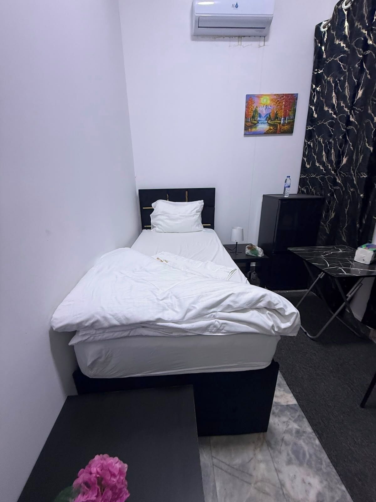 Chambre Simple Confort, vue cour intérieure | Coffres-forts dans les chambres, Wi-Fi gratuit