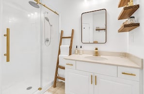 Townhome | Bathroom - BMR Heart & Home LLC (Charlotte)