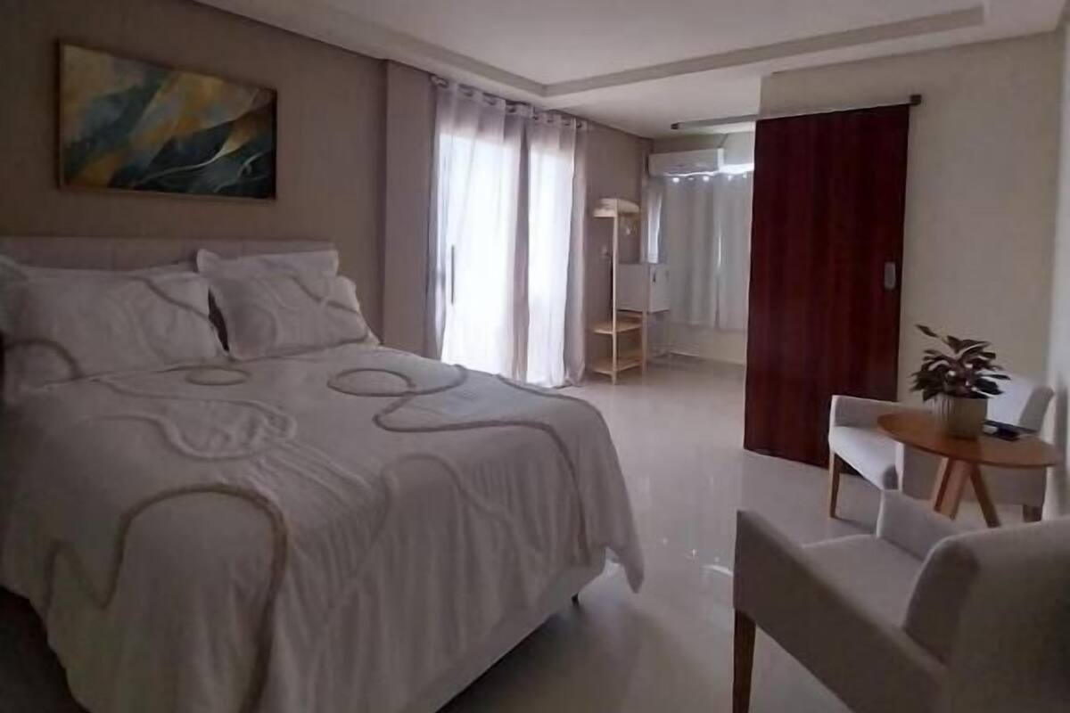 Chambre Deluxe double, balcon, vue sur le jardin | Bureau, espace de travail pour ordinateurs portables