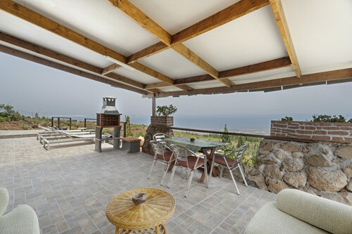 Casa Dani: Tranquility in the Mountains with Pool and Garden