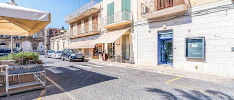 Appart'hôtel, balcon | Extérieur