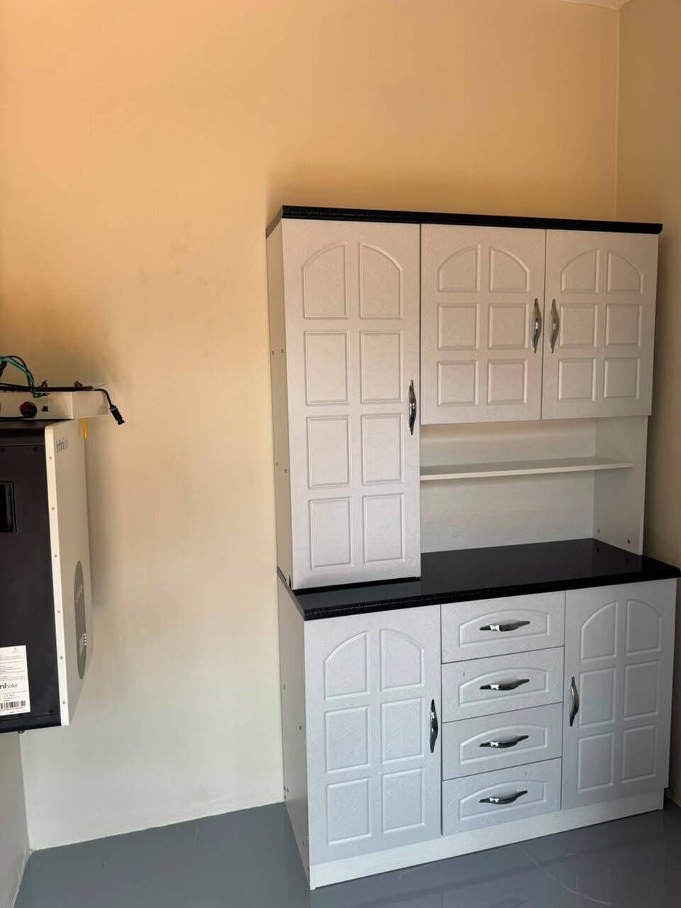 Apartamento luxo, 1 cama de casal, vista para o jardim | Cozinha americana privada | Frigobar, micro-ondas, cooktop, talheres/pratos/utensílios de cozinha