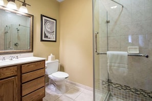 Bathroom - Romantic Getaway in a Dream Location (Wisconsin Dells)