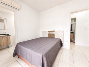 Apartemen | Tirai kedap cahaya, setrika/meja setrika, dan Wi-Fi gratis