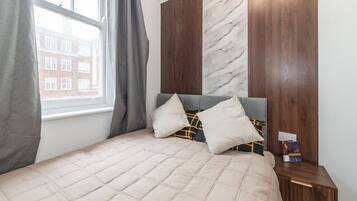 Iron/ironing board, WiFi, bed sheets