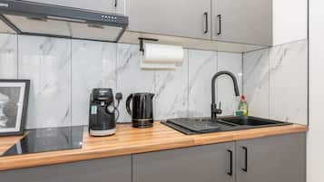 Coffee/tea maker, microwave, stovetop, toaster