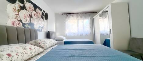 2 bedrooms, iron/ironing board, WiFi, bed sheets