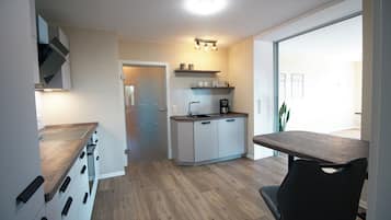 Apartment, Balcony, Garden View | Private kitchen