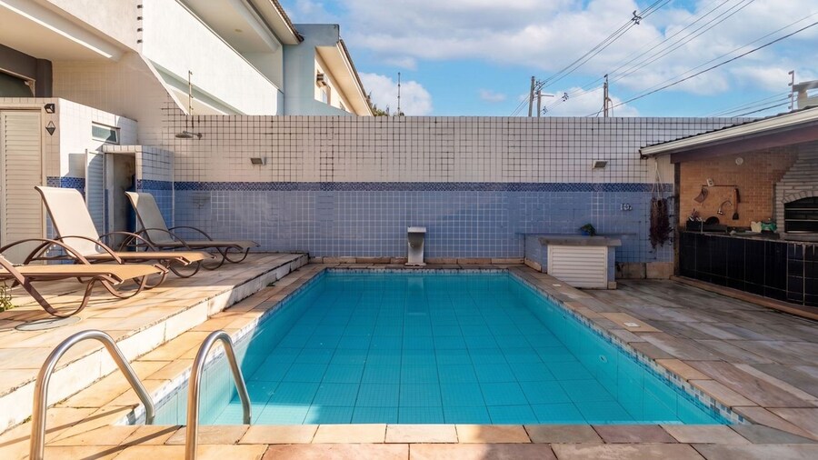 Casa com Piscina em Condom nio no Recreio