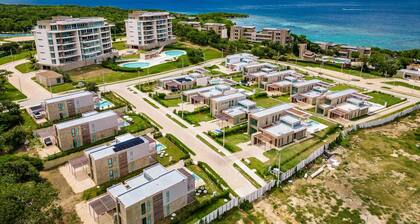 Modern 4 Bedroom Villa With Tropical Vibes in Baru