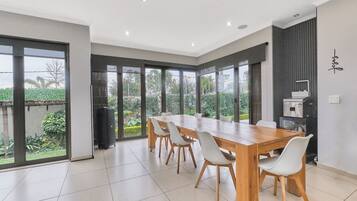 Ferienhaus, 3 Schlafzimmer, barrierefrei, Raucher | Esszimmer
