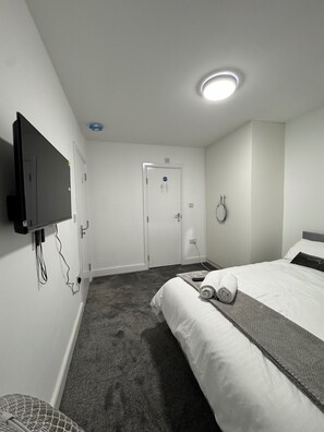 Bügeleisen/Bügelbrett, kostenloses WLAN, Bettwäsche