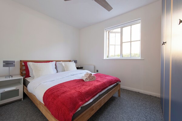East London Apt - Stay 6 - Transport Links - Wifi - Ilford