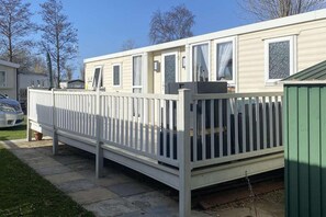 Terrace/patio - 8 Berth Caravan at Butlins Skegness (Skegness)
