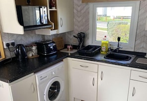 Fridge, microwave, oven, stovetop - 8 Berth Caravan at Butlins Skegness (Skegness)