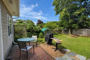 Outdoor dining - 2BR Coastal Retreat • Beach Passes Included (Narragansett)