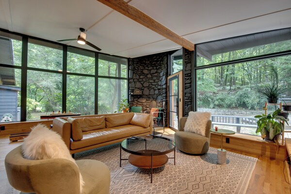 Quiet Mid-century Modern Gem, 6 Mi To Dtwn Atlanta - Atlanta, GA
