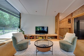 Interior - Quiet Mid-century Modern Gem, 6 Mi to Dtwn Atlanta (Atlanta)