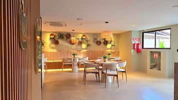 Apartment | Dining