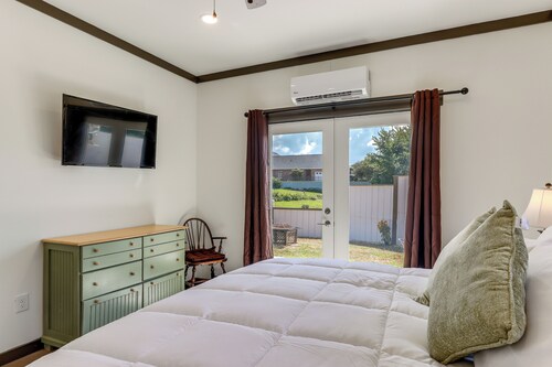 Close to Lake Chatuge! Modern Hillside Barndo Apt!