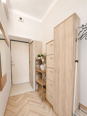 Interior - Cosy Entire 2 Bedroom Apartment Centre Parking (Kaunas)