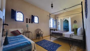 Chambre Triple Familiale, patio