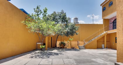 Stylish & Spacious Unit w/ Deck in Cuernavaca