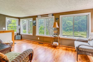 Interior - Waterfront Getaway: Sunroom, 2 Decks, Golf Course (Wolcott)