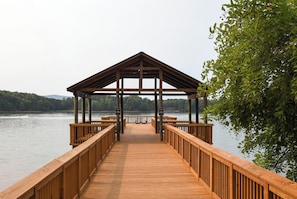 Interior - Pool, Lake & Sunsets in Front of the Condo Patio (Moneta)