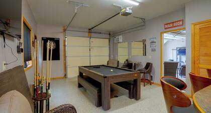 Lakefront Getaway! Family-friendly Deer Park Home