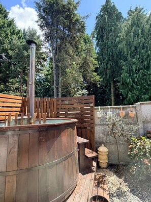 Chalet | Outdoor spa tub - Oceana Suites  (Osorno)