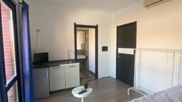 4 bedrooms, WiFi, bed sheets