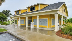 House (2 Bedrooms) | Interior - Community Pools, Golf & More! Home in The Villages (Wildwood)