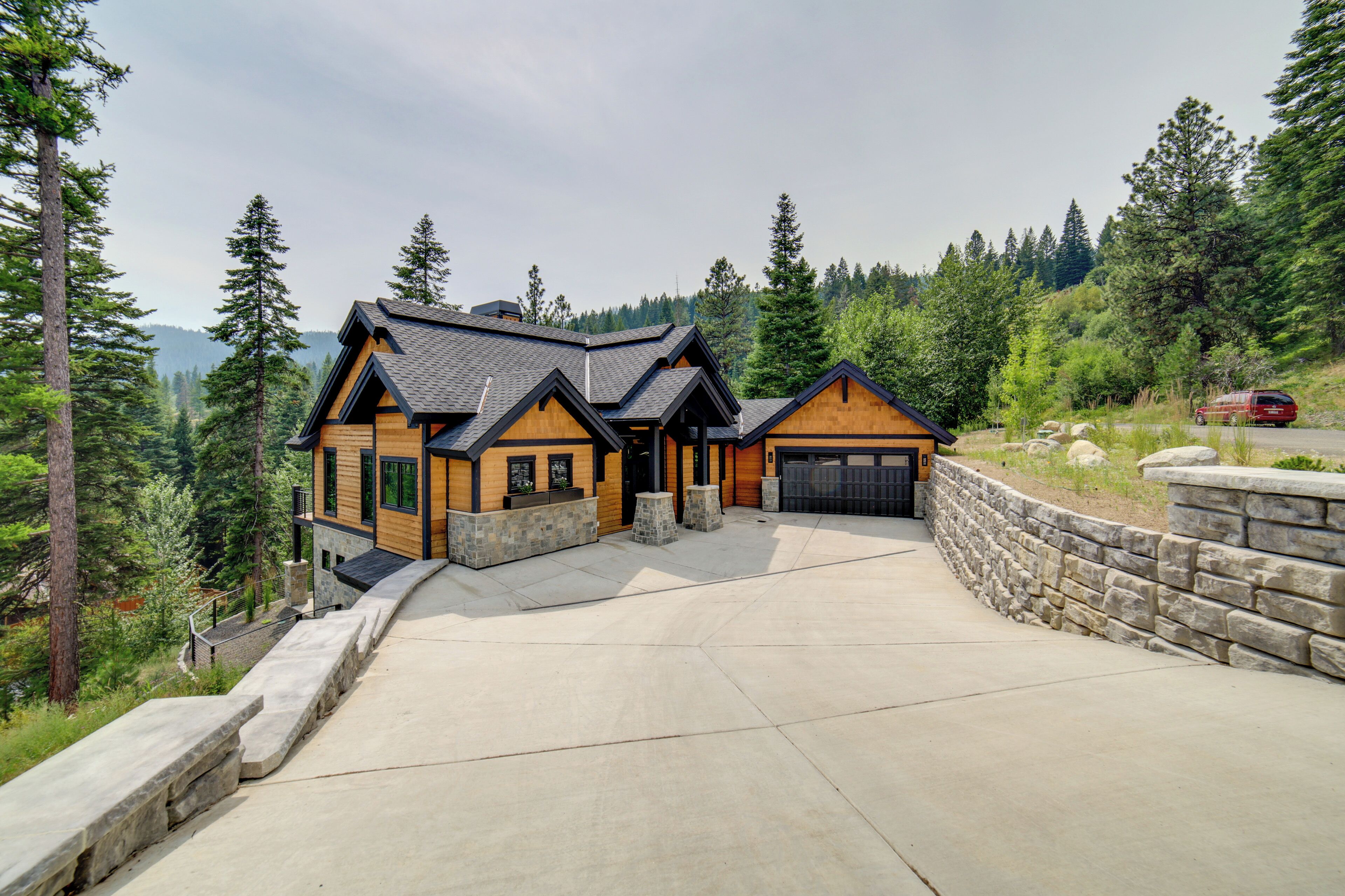 House (4 Bedrooms) | Front of property