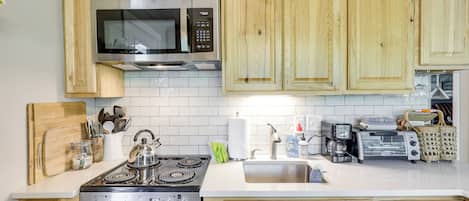House (2 Bedrooms) | Interior
