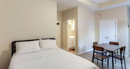 En-suite Ease for Ole Miss Weekends 3 Mi Away