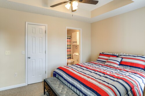 En-suite Ease for Ole Miss Weekends 3 Mi Away