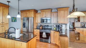 House (4 Bedrooms) | Interior