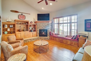 Interior - Private Dock & Hot Tub! Big Stone Lake Getaway (Ortonville)