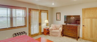 Private Dock & Hot Tub! Big Stone Lake Getaway