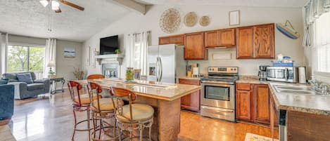 House (4 Bedrooms) | Interior