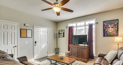 5 Mi to Msu! Spacious Townhome w/ Private Patio