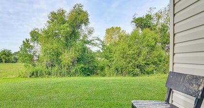 5 Mi to Msu! Spacious Townhome w/ Private Patio