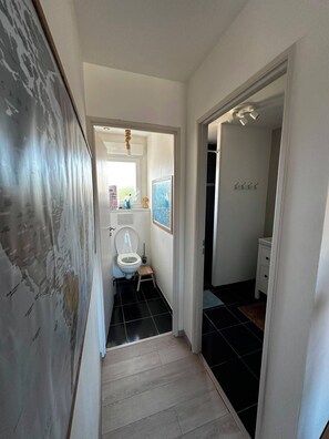 Bathroom - Vrbo Property (Camaret-sur-Mer)