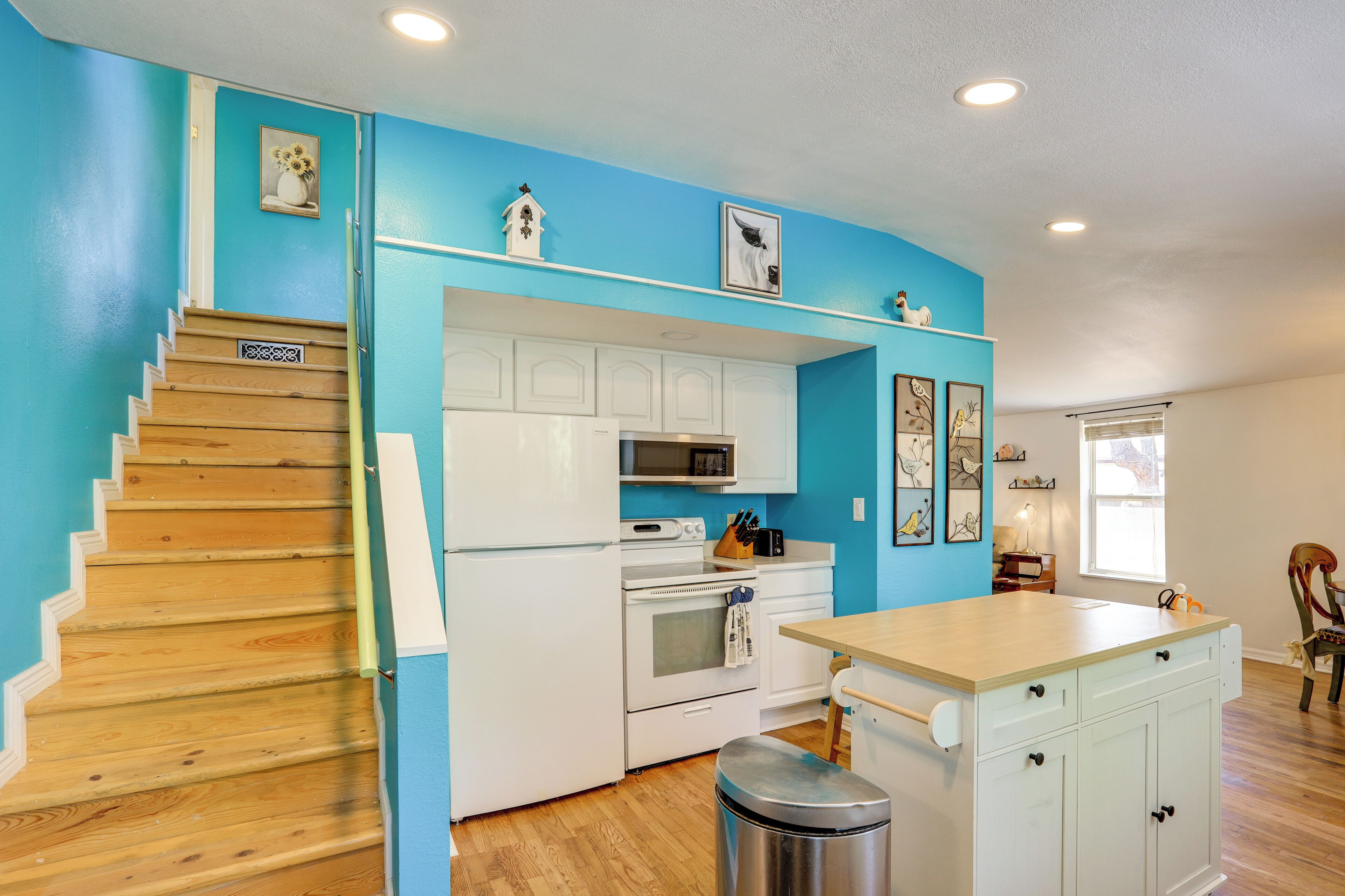 House (3 Bedrooms) | Interior